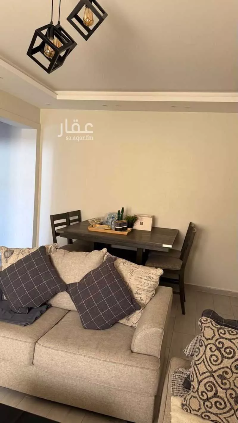 شقة 5 غرف في العريض 8