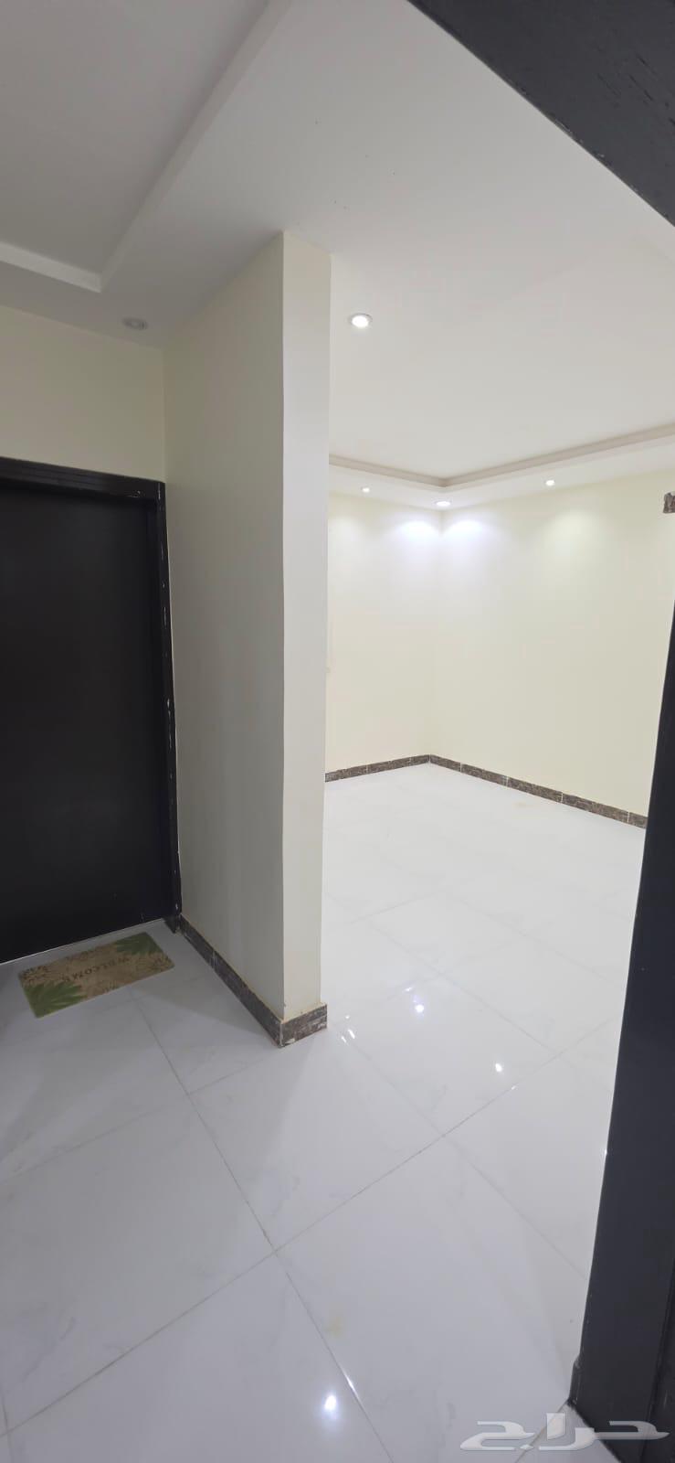 شقة 3 غرف في عكاظ 3