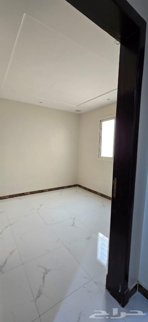 شقة 3 غرف في الرمال 4