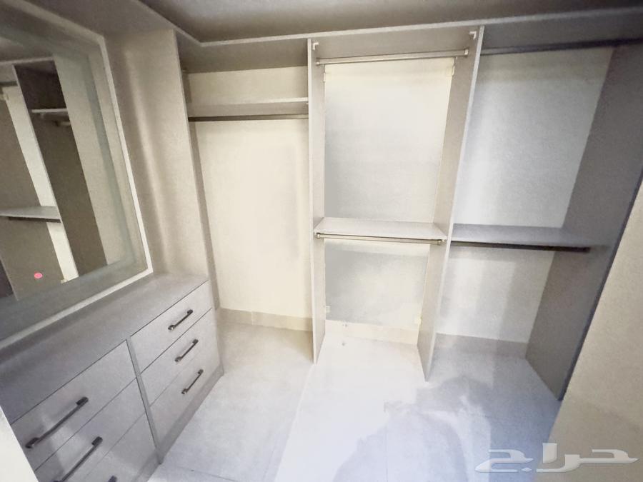 شقة 4 غرف في النرجس 7