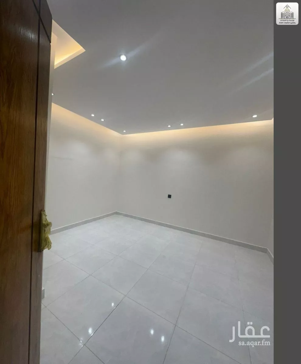 فيلا 5 غرف في عكاظ 11