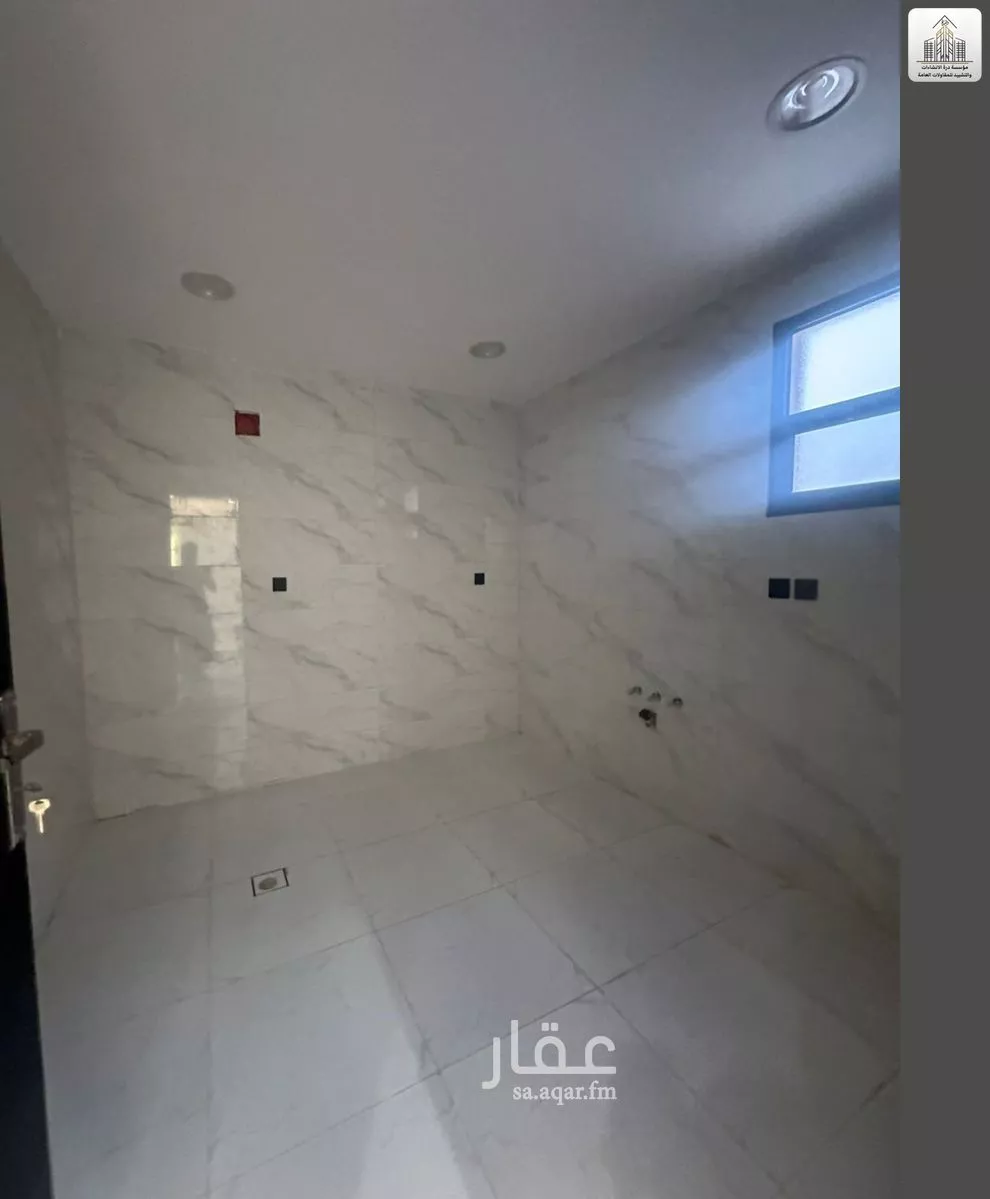 فيلا 5 غرف في عكاظ 5