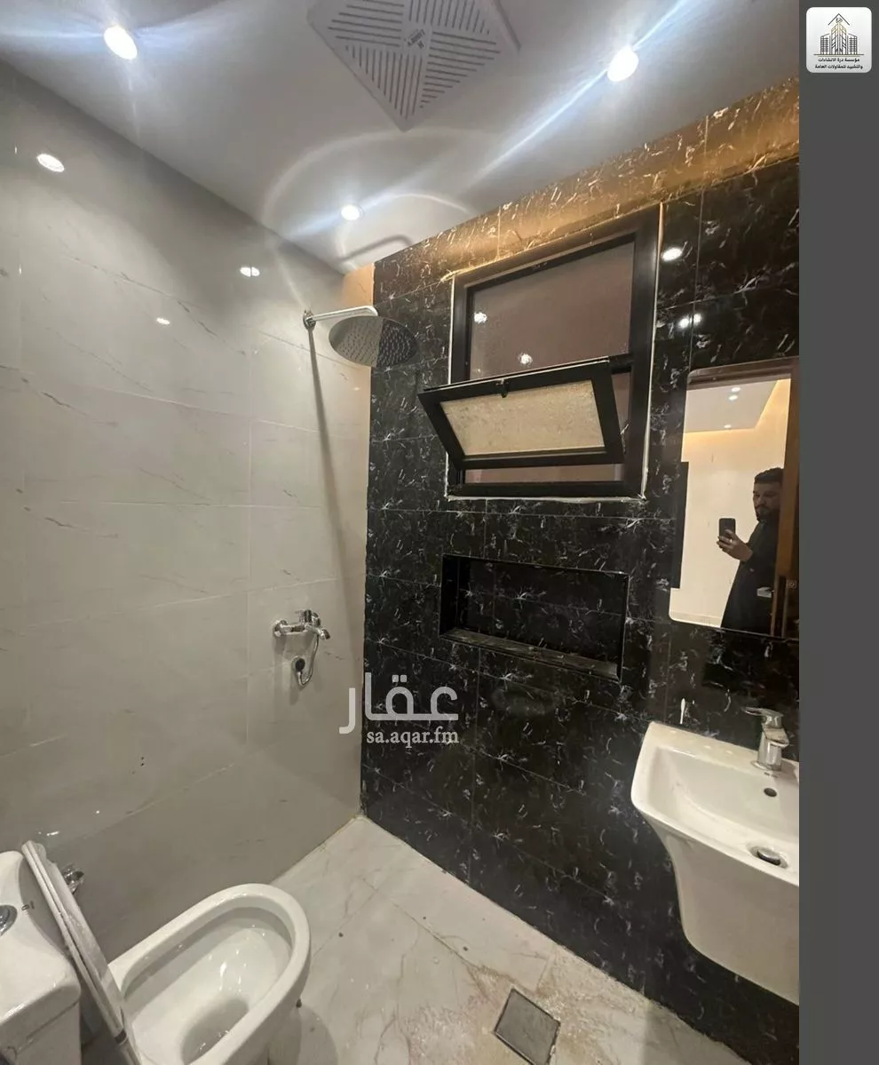 فيلا 5 غرف في عكاظ 10