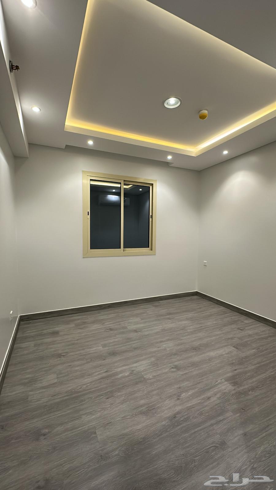 شقة 4 غرف في الملقا 5