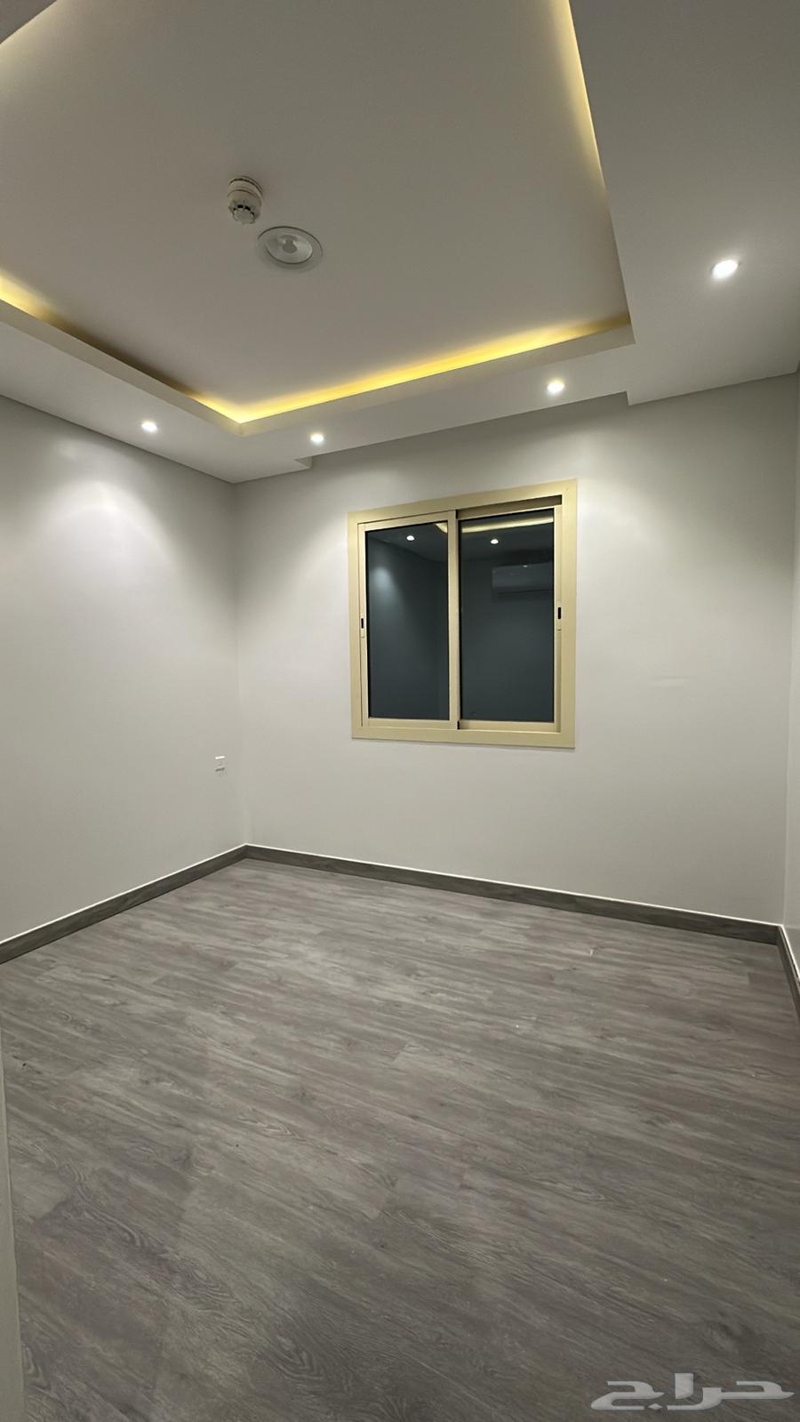 شقة 4 غرف في الملقا 6