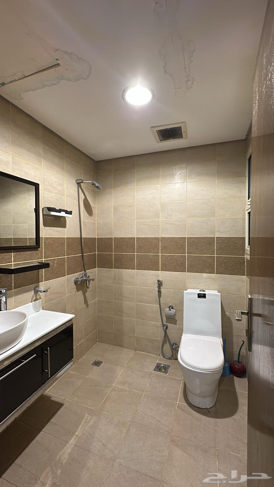 شقة 4 غرف في الملقا 7