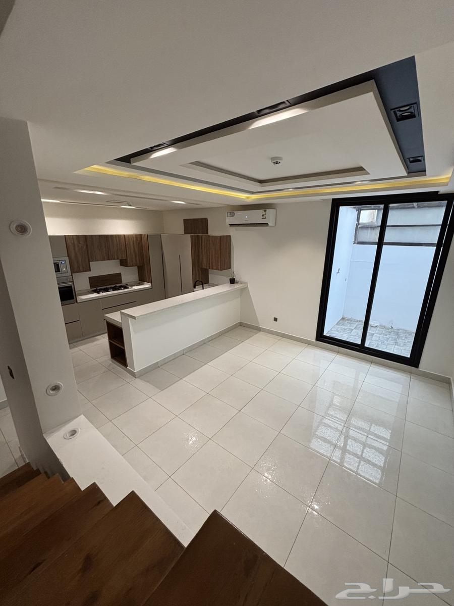 شقة 5 غرف في العارض 11