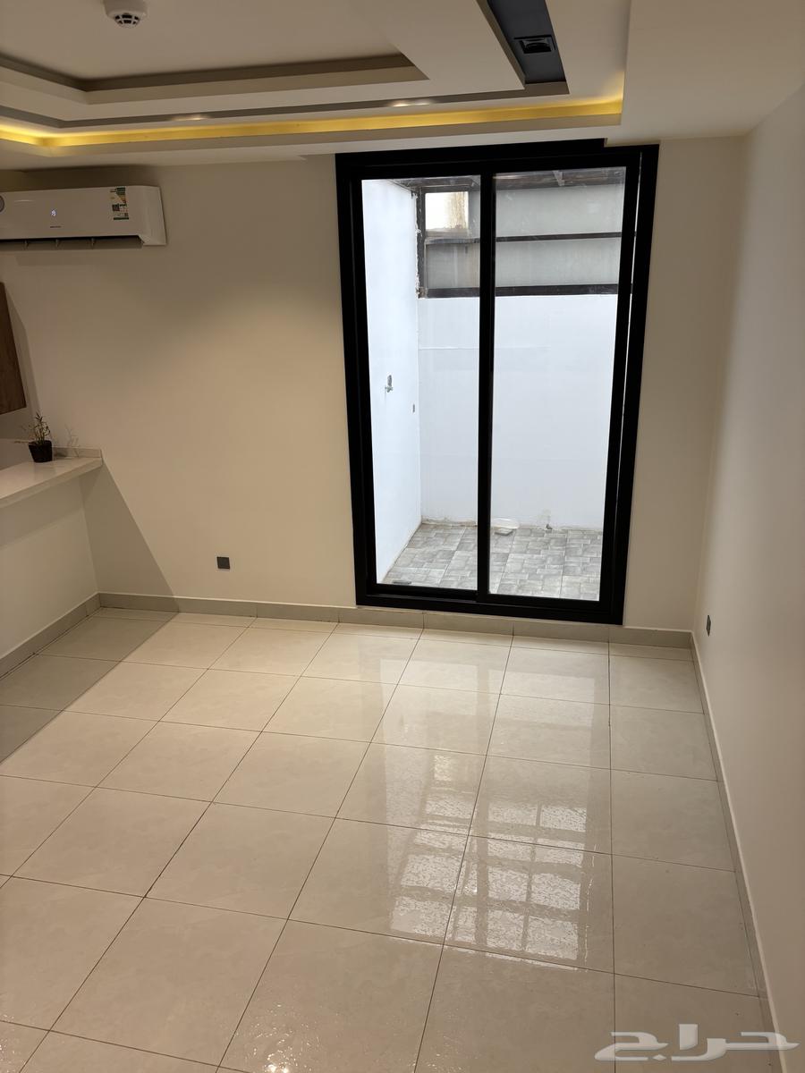 شقة 5 غرف في العارض 13