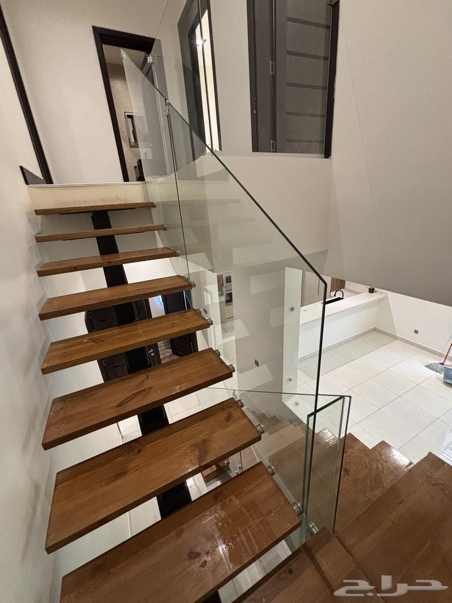 شقة 5 غرف في العارض 8