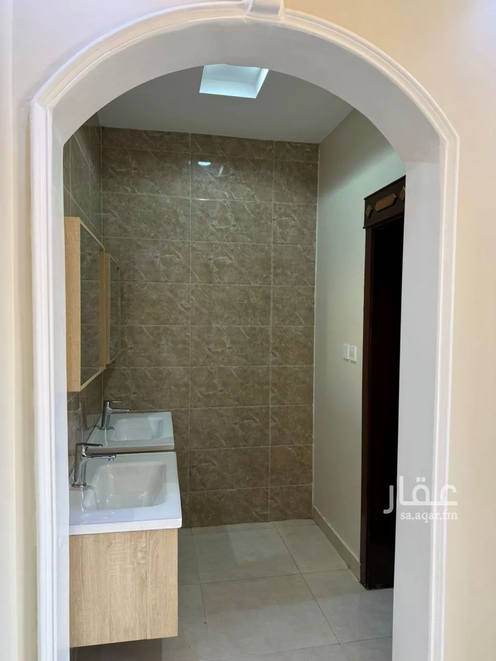 شقة 4 غرف في الفلاح 5