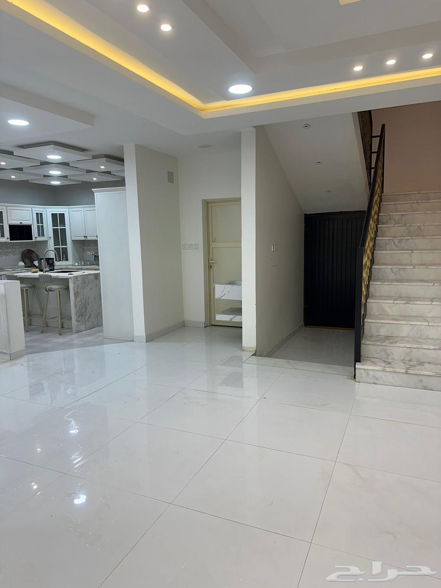 فيلا 9 غرف في لبن 3