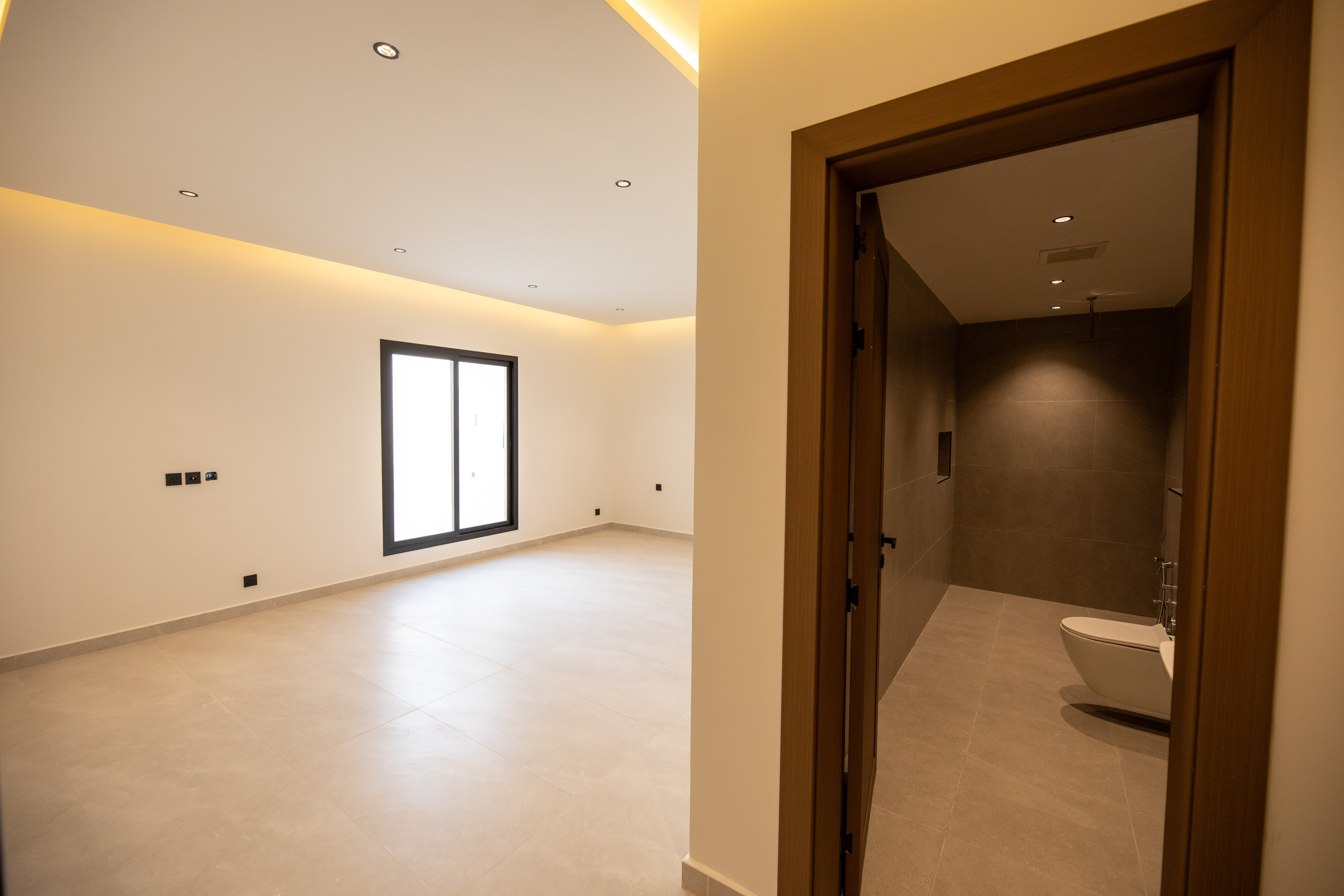 شقة 3 غرف في المرجان 2