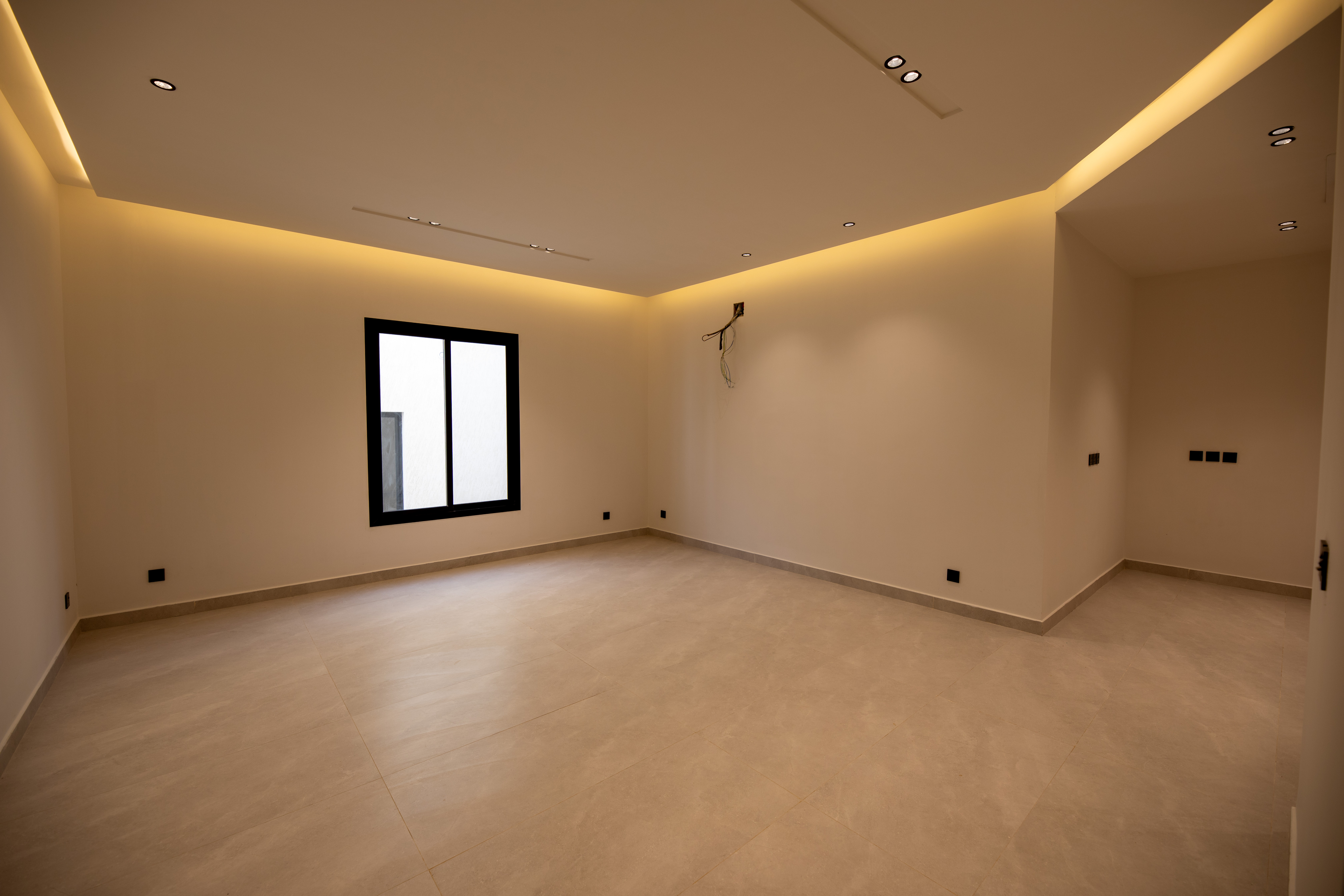 شقة 3 غرف في المرجان 3