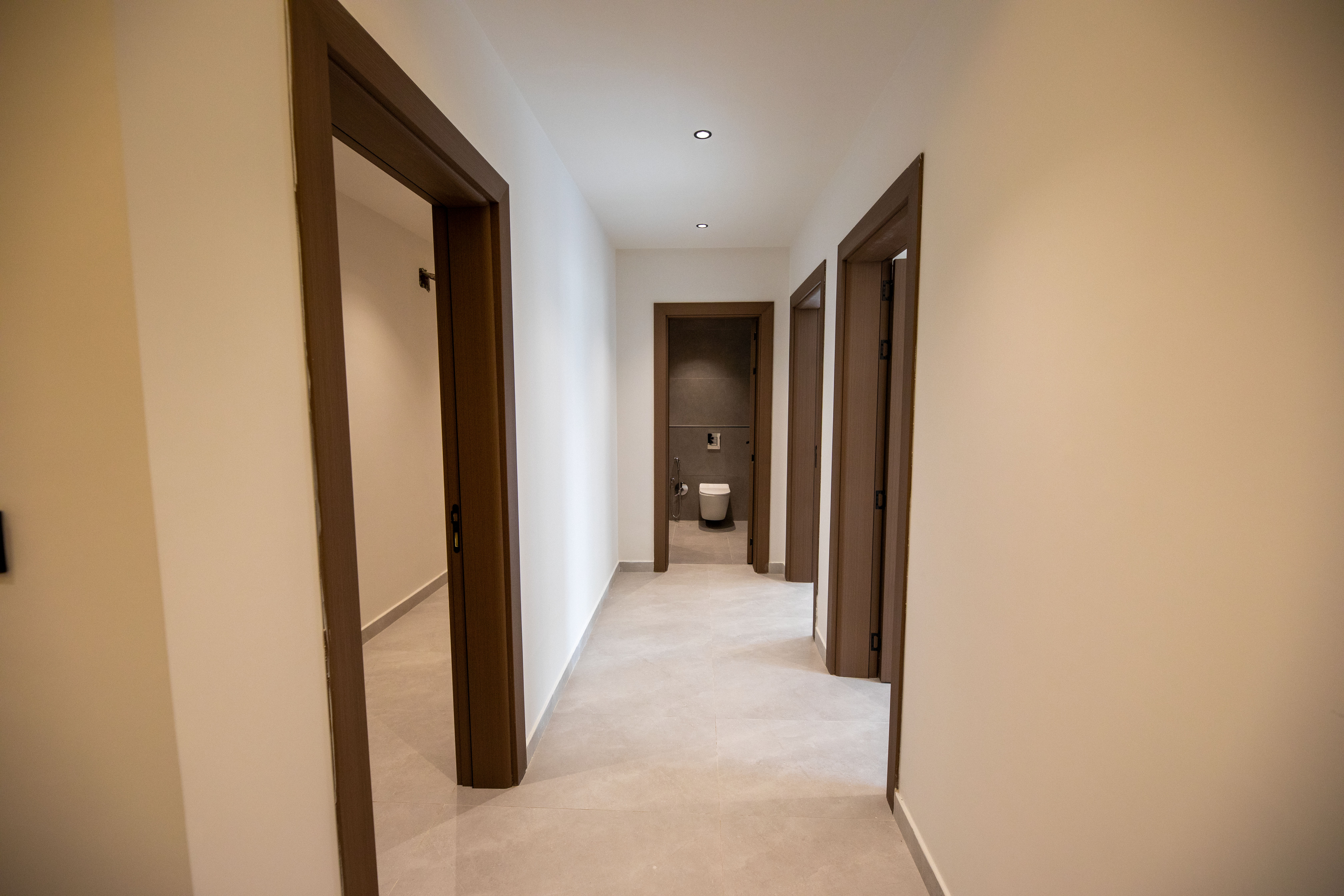 شقة 3 غرف في المرجان 4