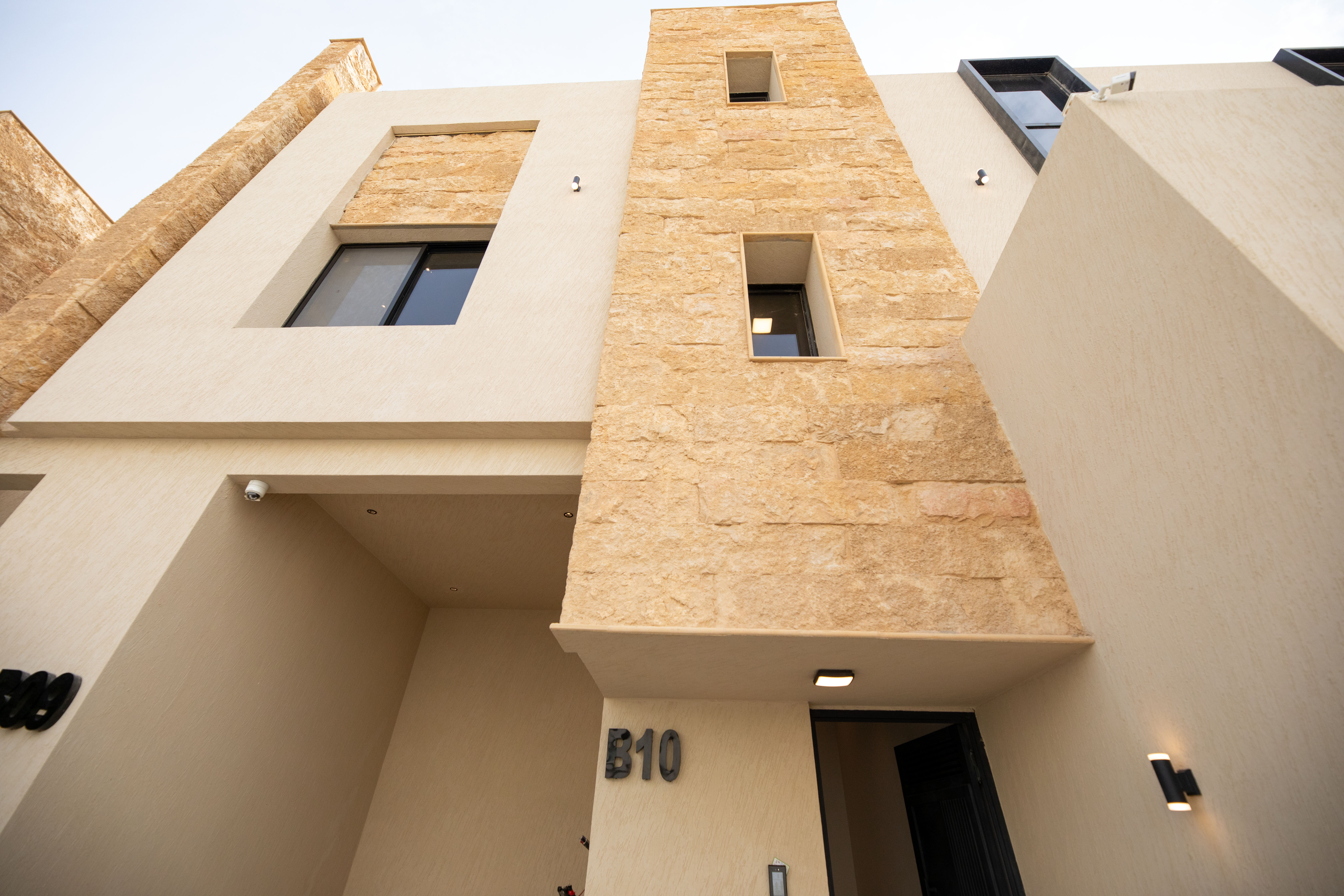 شقة 3 غرف في المرجان 5