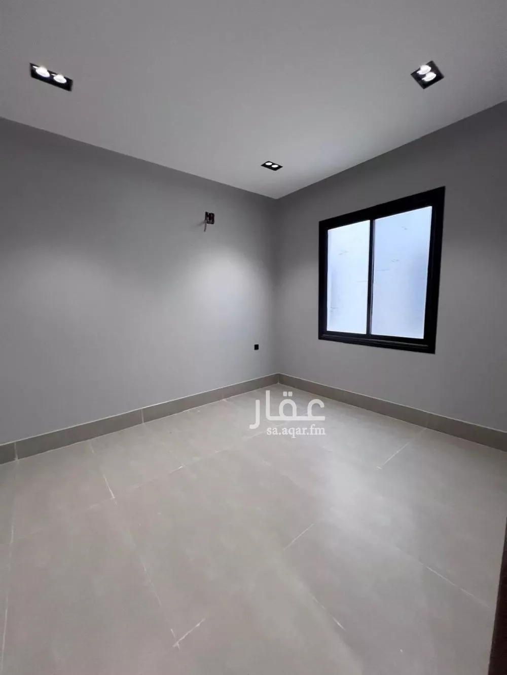 فيلا 5 غرف في عكاظ 3