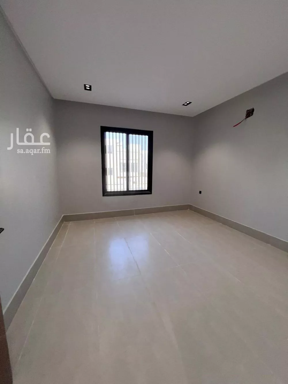 فيلا 5 غرف في عكاظ 5