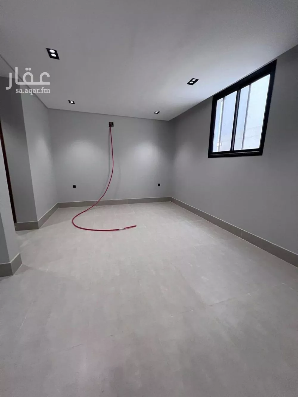 فيلا 5 غرف في عكاظ 8