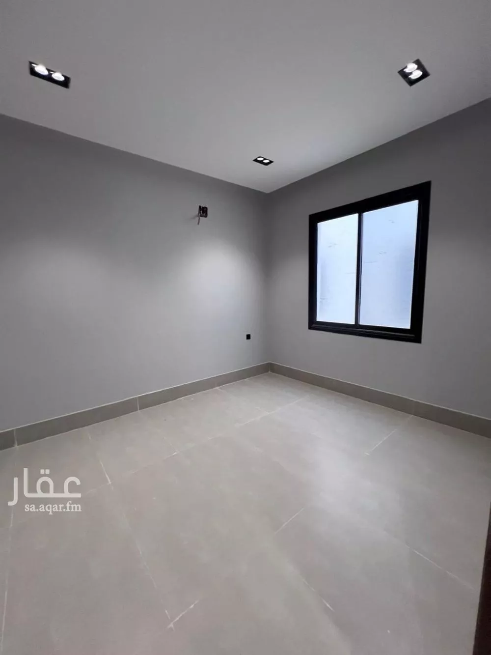 فيلا 5 غرف في عكاظ 9