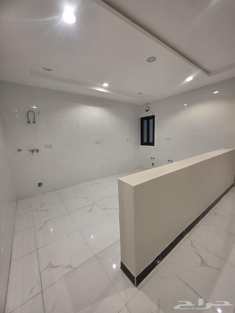 6 bedroom apartment in Al Manar 5