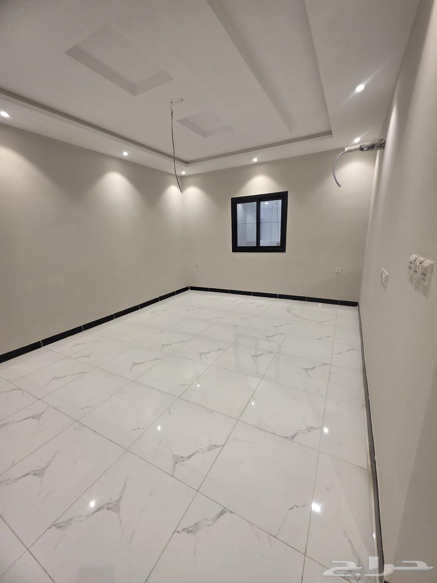 6 bedroom apartment in Al Manar 6