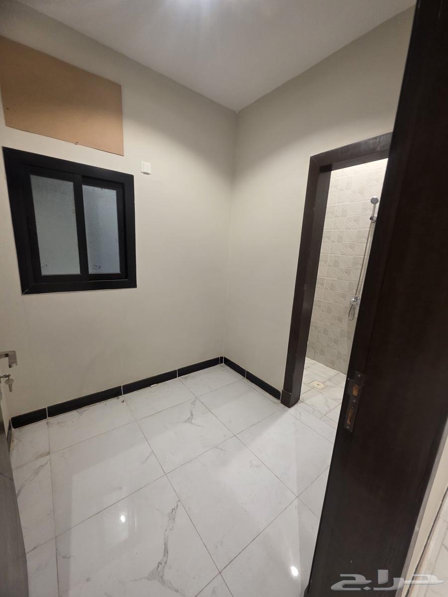 6 bedroom apartment in Al Manar 7