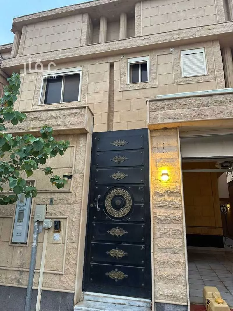 فيلا 9 غرف في لبن 7