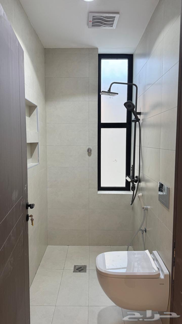 فيلا 8 غرف في الرياض 9