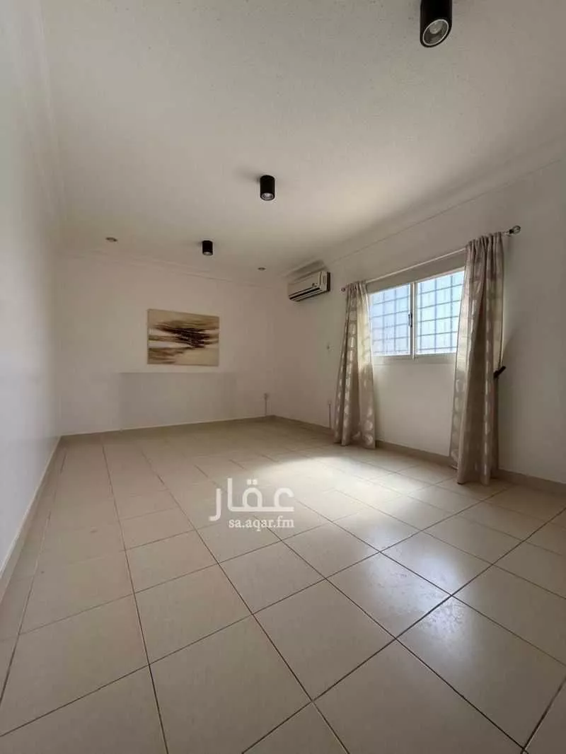 4 bedroom villa in Al Rabwa 11