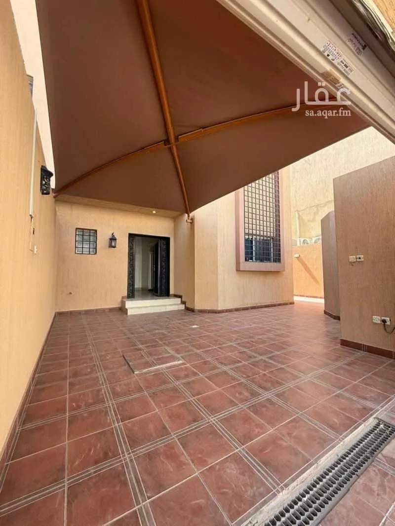4 bedroom villa in Al Rabwa 7