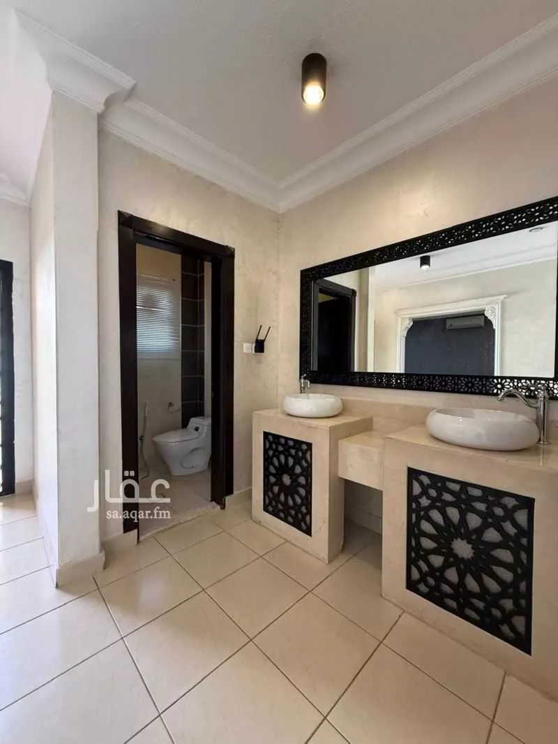 4 bedroom villa in Al Rabwa 8