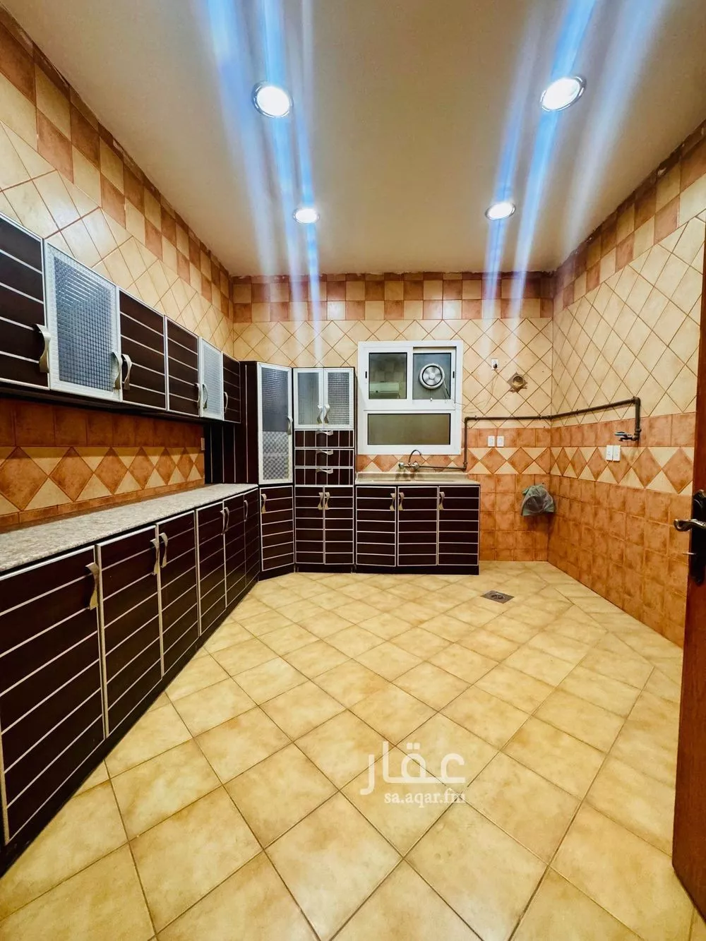 شقة 4 غرف في بدر 16