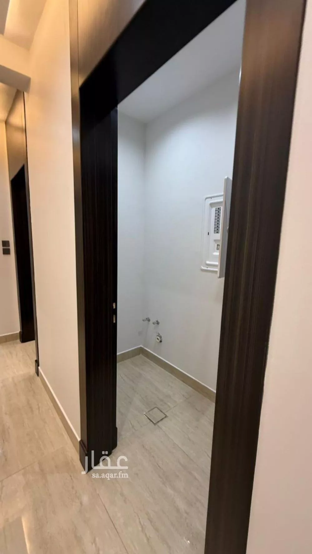 شقة 6 غرف في النور 10