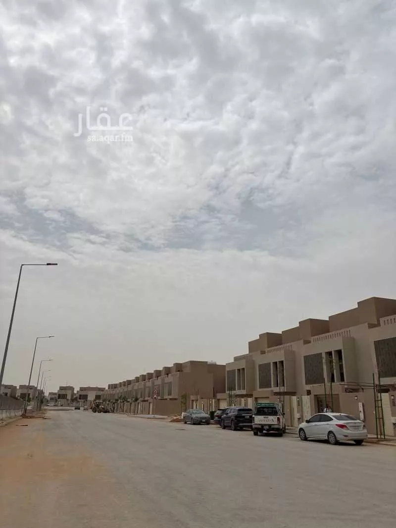 فيلا 5 غرف في الرمال 10