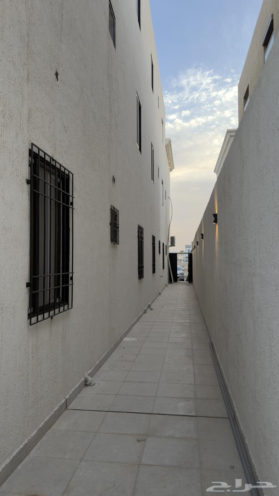 شقة 4 غرف في الندى 10