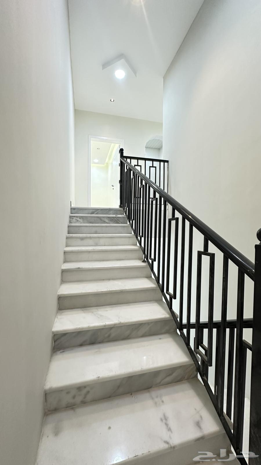 شقة 6 غرف في احد 2