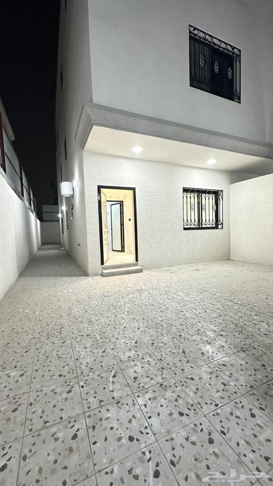 شقة 6 غرف في احد 7