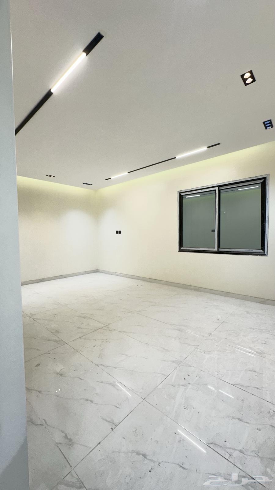 شقة 6 غرف في احد 10