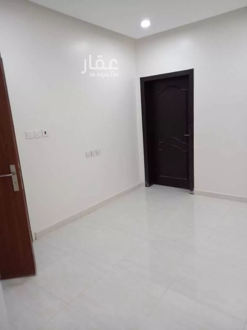 عمارة 235 م² في القادسية 4