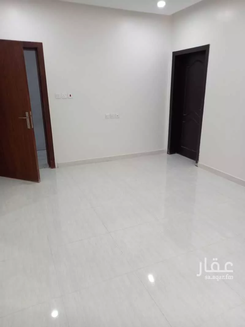 عمارة 235 م² في القادسية 5