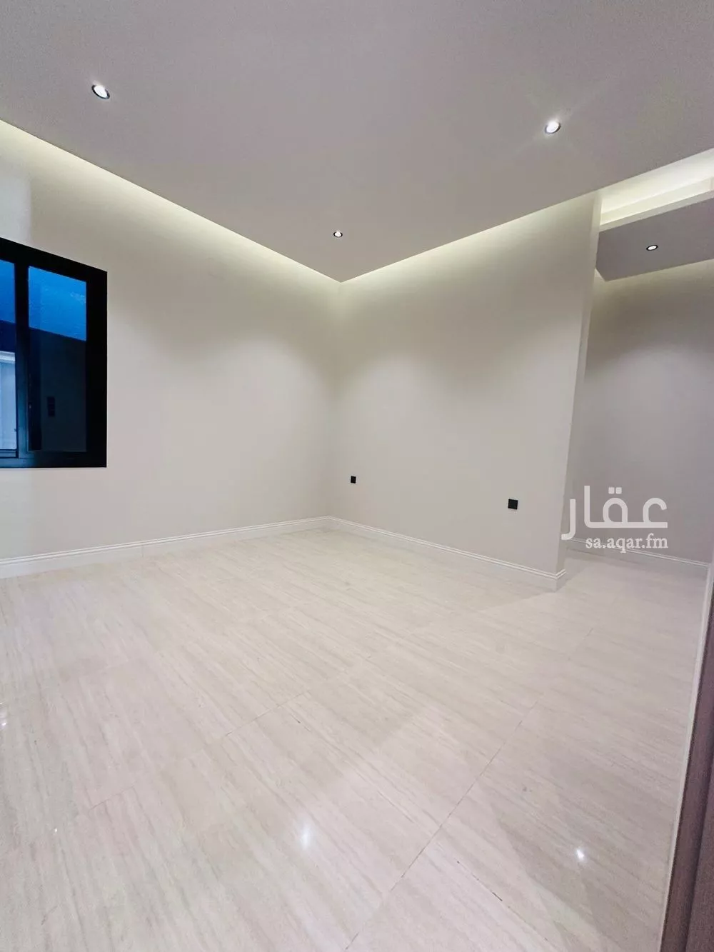 شقة 4 غرف في العارض 8