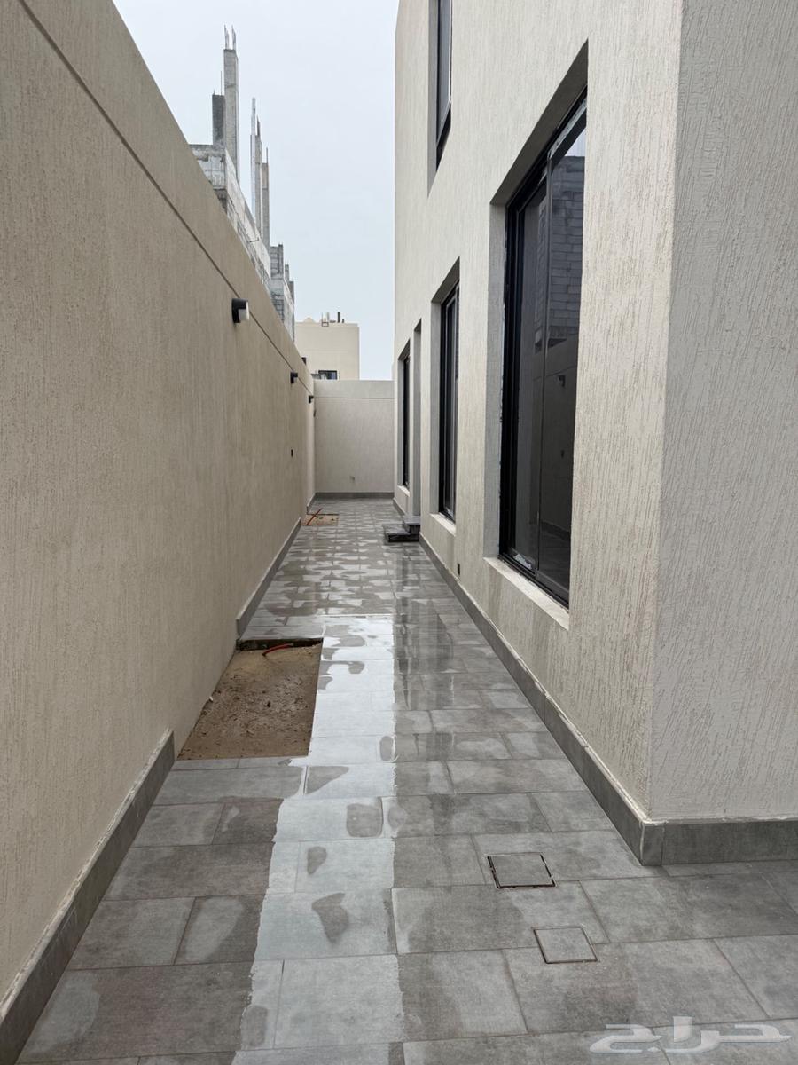 فيلا 6 غرف في السيف 2