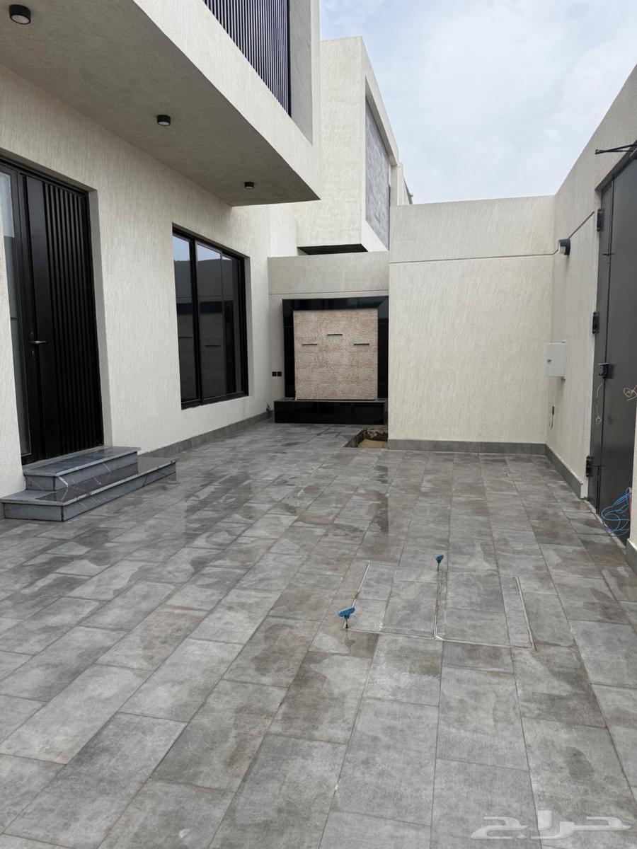 فيلا 6 غرف في السيف 3