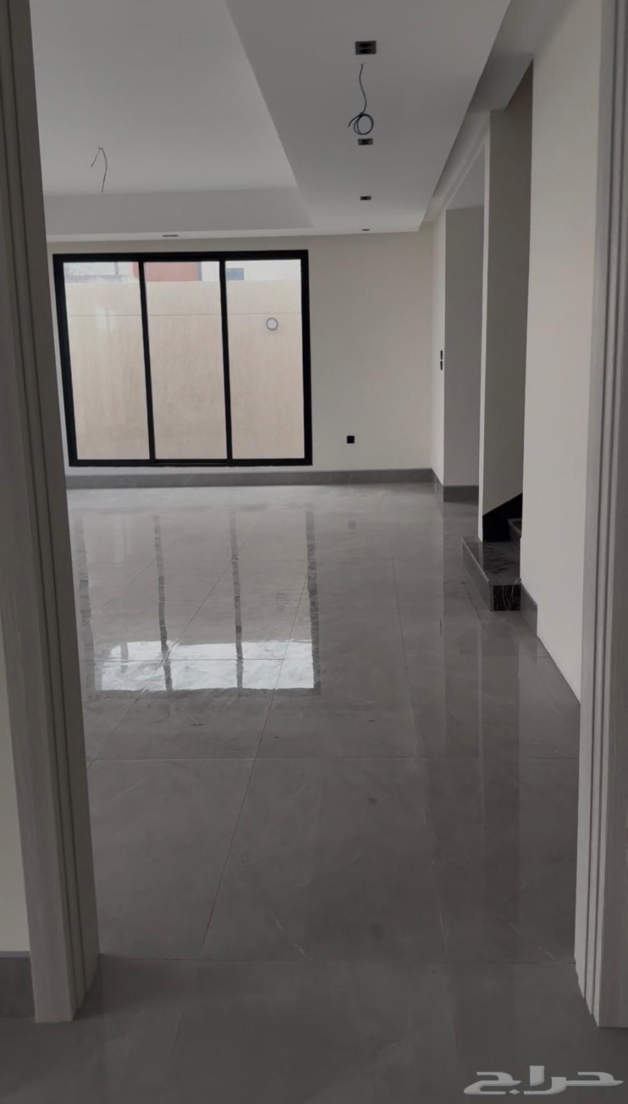 فيلا 6 غرف في السيف 4