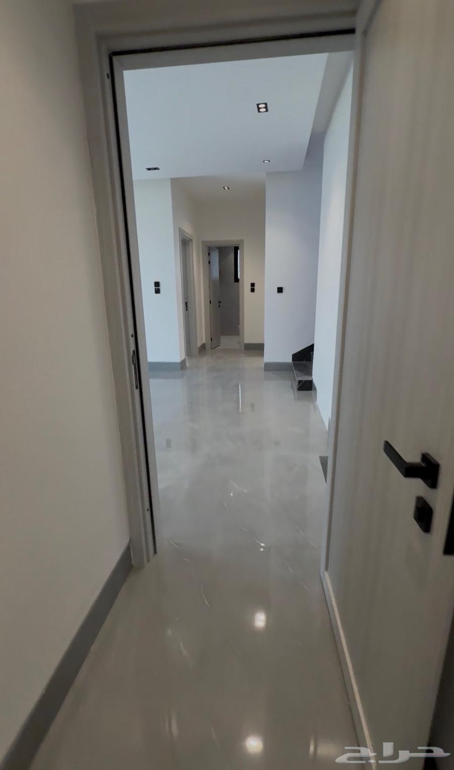 فيلا 6 غرف في السيف 5