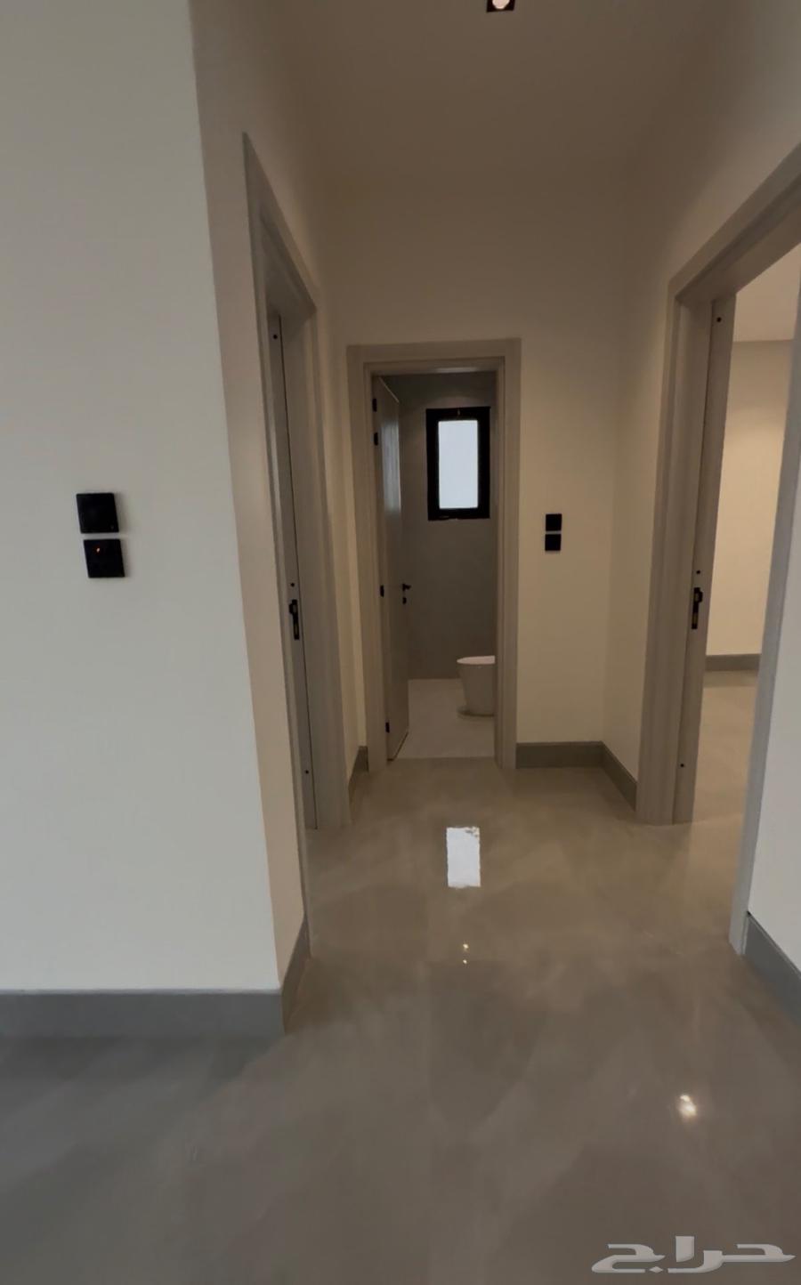 فيلا 6 غرف في السيف 8