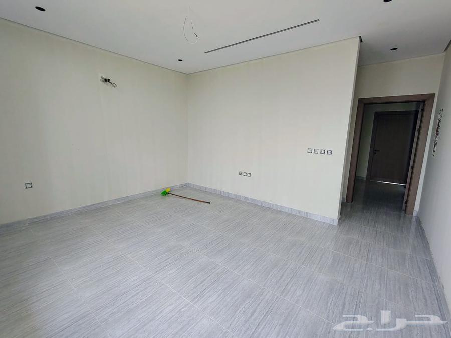 فيلا 4 غرف في البحيرة 9