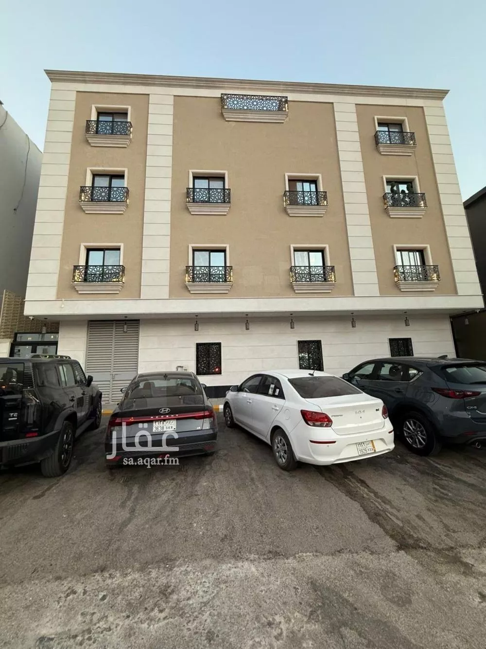 شقة 1 غرف في العقيق 8