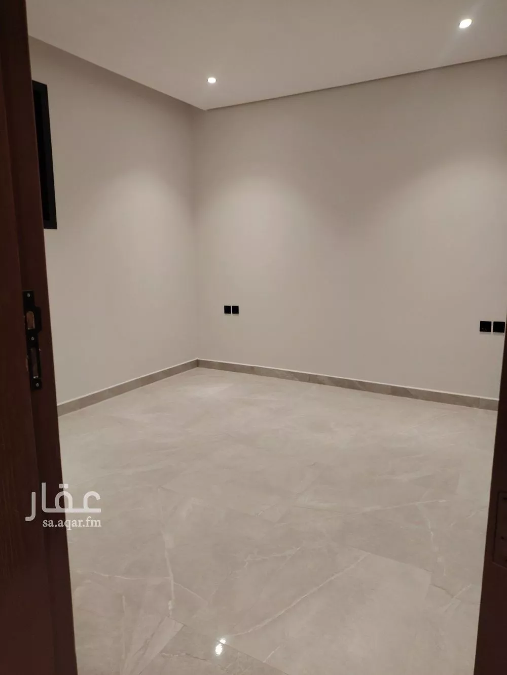 شقة 3 غرف في الرمال 17