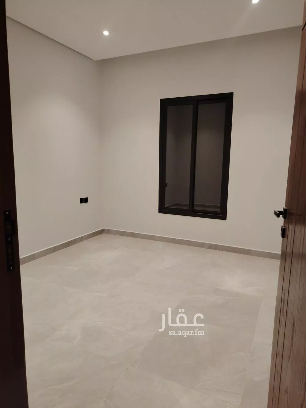 شقة 3 غرف في الرمال 5